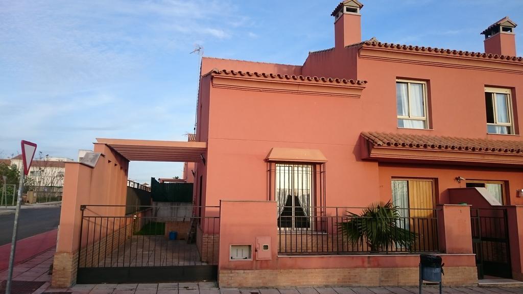Villa Aznalcazar Sanlucar la Mayor Luaran gambar